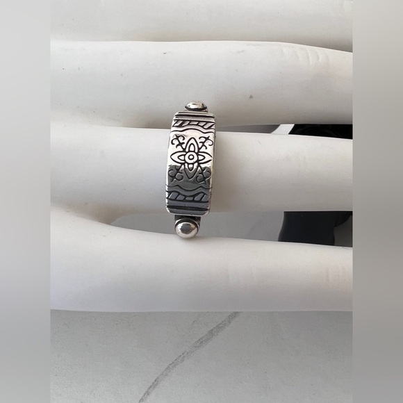 Brighton sterling silver ring. Scrolling on the ring. Rare Excellent size 7 - Picture 2 of 11